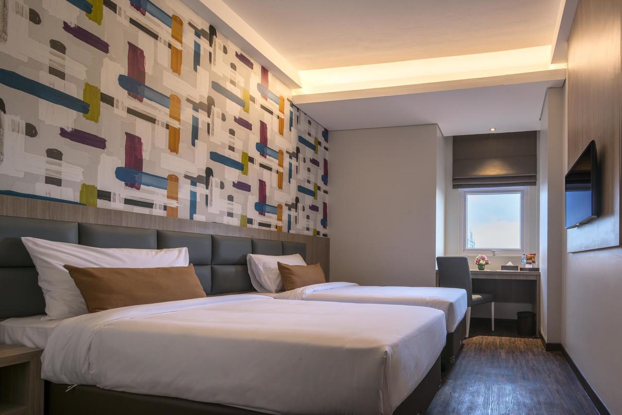 Hotel 88 Itc Fatmawati Jakarta By Wh Dış mekan fotoğraf