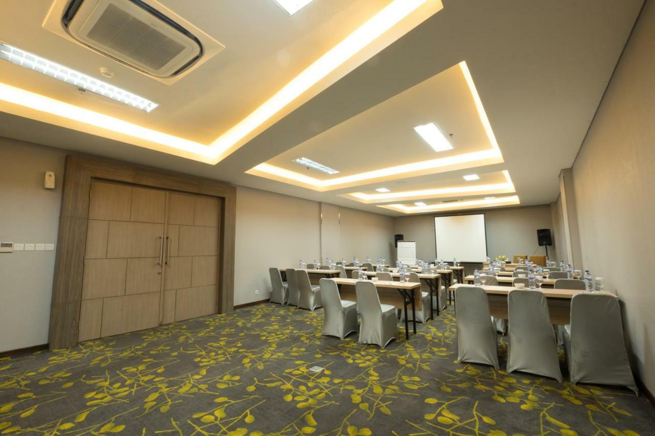 Hotel 88 Itc Fatmawati Jakarta By Wh Dış mekan fotoğraf