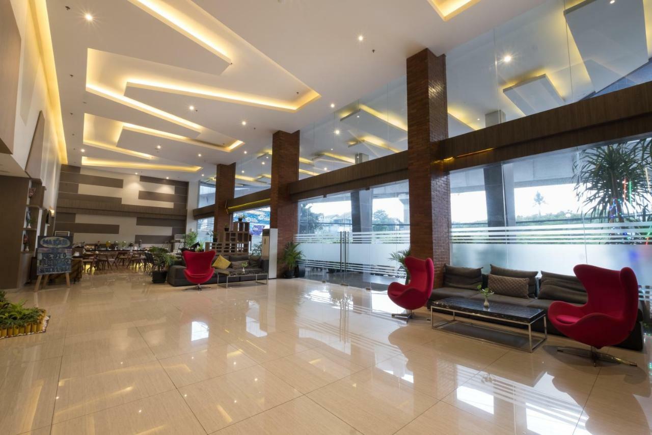 Hotel 88 Itc Fatmawati Jakarta By Wh Dış mekan fotoğraf
