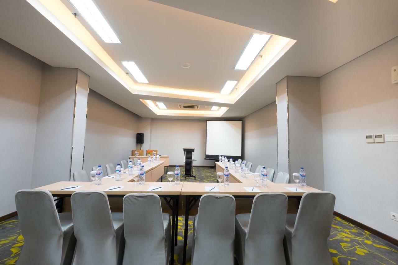 Hotel 88 Itc Fatmawati Jakarta By Wh Dış mekan fotoğraf