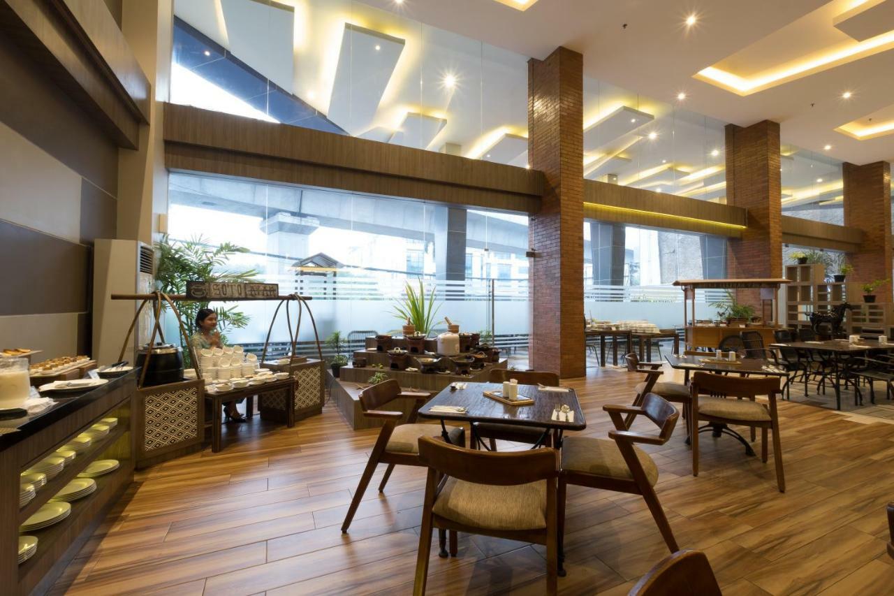 Hotel 88 Itc Fatmawati Jakarta By Wh Dış mekan fotoğraf